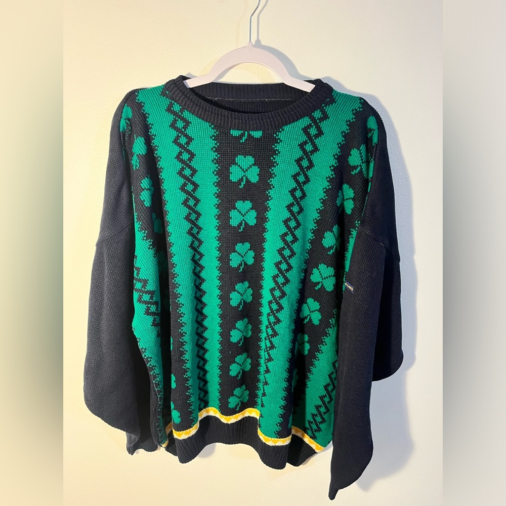 Blarney Castle Chunky Knit Sweater with Clover Design